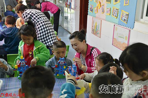 市科协开展“精准扶教 科普先行”进校园活动 (3).JPG