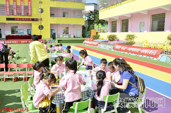 市科协开展“精准扶教 科普先行”进校园活动 (4).JPG