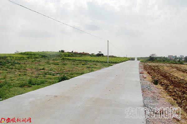 完成修建的“组组通”公路.JPG 完成修建的“组组通”公路.JPG