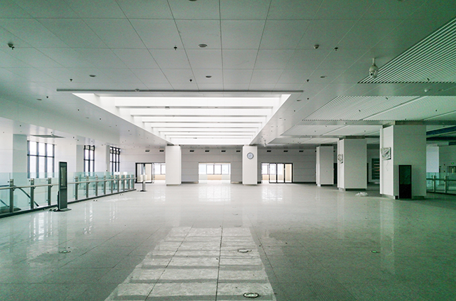 　　1月14日起安顺市临时客运北站停用，51条班线301辆车将搬迁到安顺西客运枢纽站。目前，安顺西客运枢纽站各项工作已准备完成。安顺西客运枢纽站是客运综合枢纽一级站，西客运枢纽站与沪昆高铁西站、公交始发站、黄果树旅游集散中心无缝衔接，客运站的搬迁有利于整合优势推动高铁+旅游+客运+城市公交的客运融合式发展，打通客运枢纽与星级景区、县区以及连接黔西南、六盘水的公路客运通道，充分发挥客运站旱码头的带动作用，助推安顺全域旅游经济发展。(安顺日报社大数据智慧全媒体记者 陈婷)