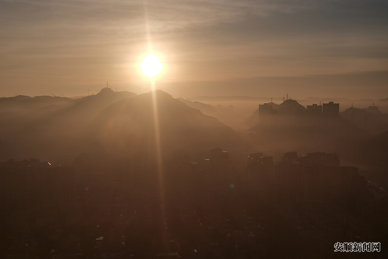 晨雾锁城似仙境2