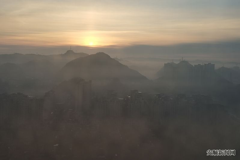 晨雾锁城似仙境3