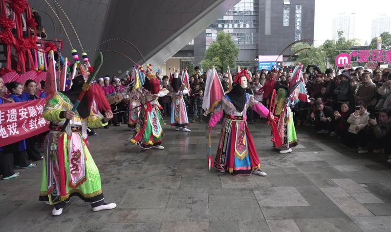 安顺地戏《封神演义之哪吒闹海》亮相贵阳越-FZ1002493436.jpg