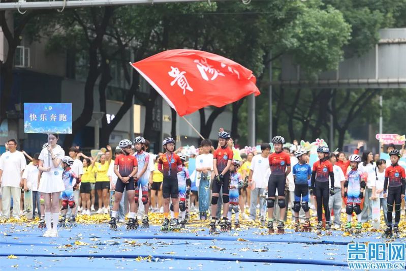 快乐奔跑方阵1 石照昌 摄 图片