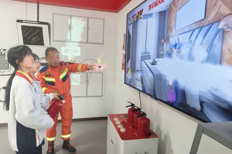 4.当好消防常识的“传播人” (4)-FZ1002843993.jpg