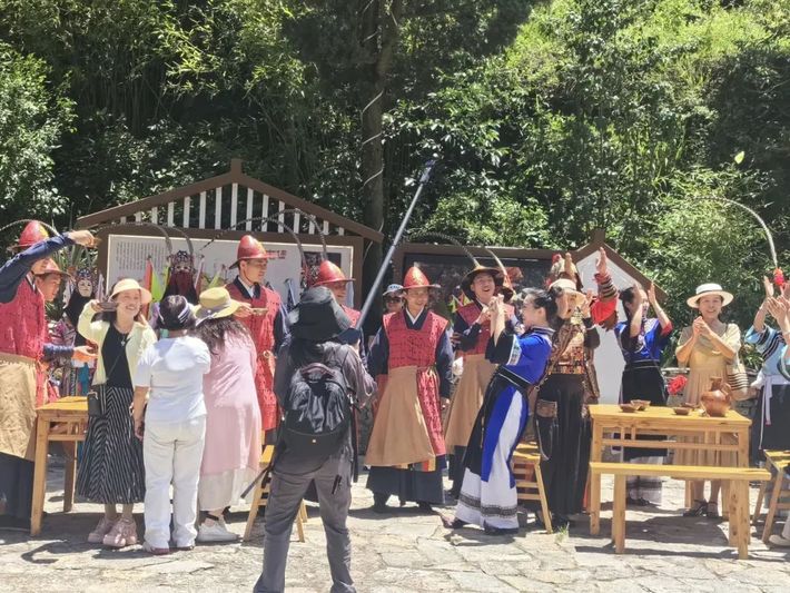 《跟着九哥逛屯堡》 激活文旅新体验-FZ1002905618.jpg