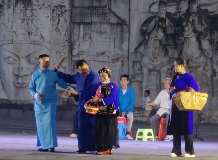 魅力屯堡 激情盛夏”屯堡文化巡演走进天龙-FZ1002926667.jpg