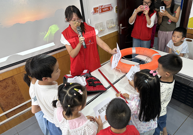 安顺经开区将军岩社区:互动式防溺宣传 -FZ10021007216.jpg