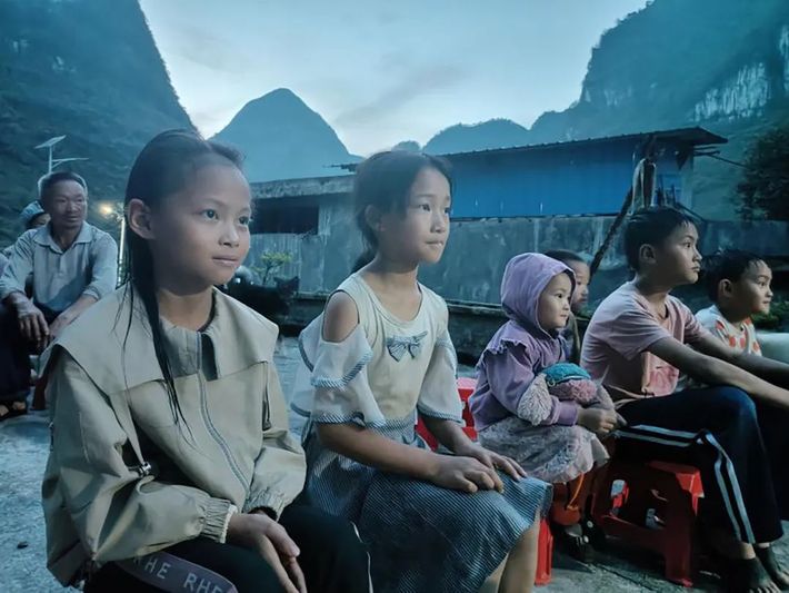 银幕映村寨&nbsp;光影助振兴——紫云县公益电影-FZ10021031802.jpg