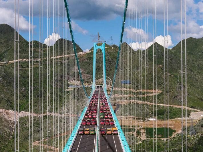 96辆荷载试验车在花江峡谷大桥上进行静载-FZ10021058707.jpg