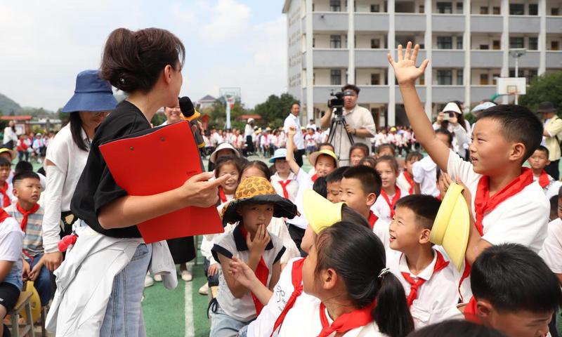 平坝区天龙中心小学活动现场 (3)-FZ10021117507.JPG