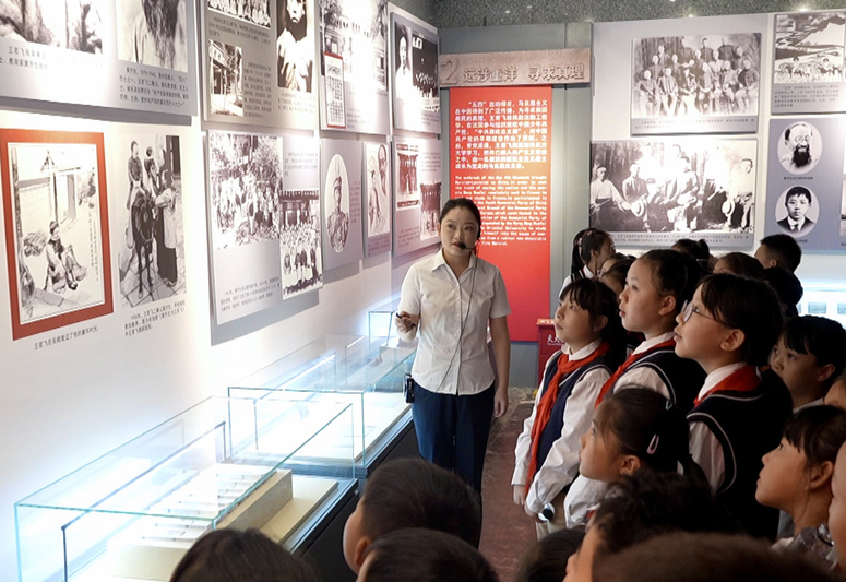 安顺经开区开展青少年党史学习月“游基地 -FZ10021154893.jpg