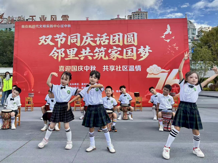 安顺经开区开展“双节同庆话团圆 邻里共筑-FZ10021201701.jpg